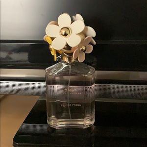 Daisy by Marc Jacobs